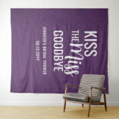 Kiss Miss Goodbye Paars Vrijgezellenfeest Achtergr Wandkleed (In Situ (horizontaal))