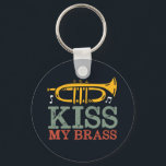 Kiss My Brass Funny Trumpet Player Puns Sleutelhanger<br><div class="desc">Grappig ontwerp van de trompetspeler voor degenen die muziekinstrumenten spelen in een muziekband,  orkest of muzikaal optreden. Koel  retro Jazz muziekliefhebbers voor muzikant en marchingbandlid. Ideaal voor muzieleraar,  orkestfan en iedereen die graag trompet speelt. Geweldig kerstcadeau en verjaardagscadeau voor familie en vrienden.</div>