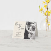 Kissend bruiloft in monochroom kaart (Gele Bloem)