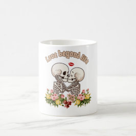 Kissend skeletkoppel met bloemrijke gotiek koffiemok