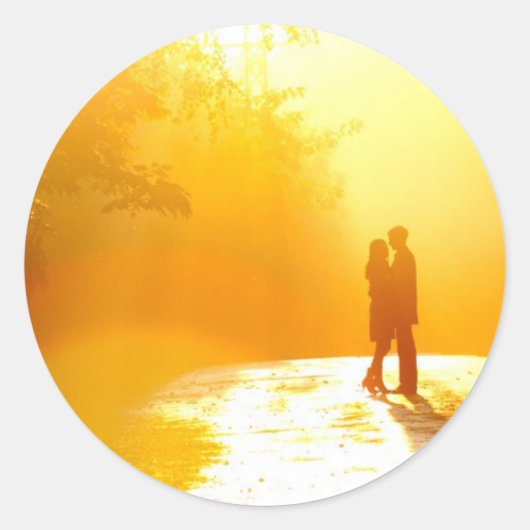 Kissende Couple in het zonlicht Ronde Sticker (Voorkant)