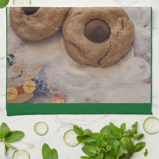 Kisses Cookie Hand Towel on Green Theedoek (Gevouwen)