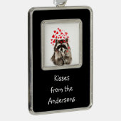 Kisses van Custom Name Fun Raccoon Animal art Verzilverd Omlijst Ornament (Rechts)