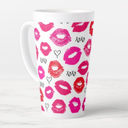 Kisses XOXO Red en Roze Latte Mok (Linkerhoek)