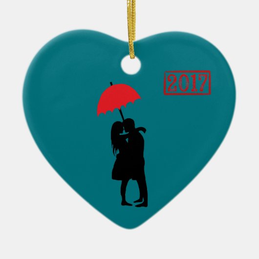 Kissing Couple Red Umbrella 2017 Keramisch Ornament (Voorkant)