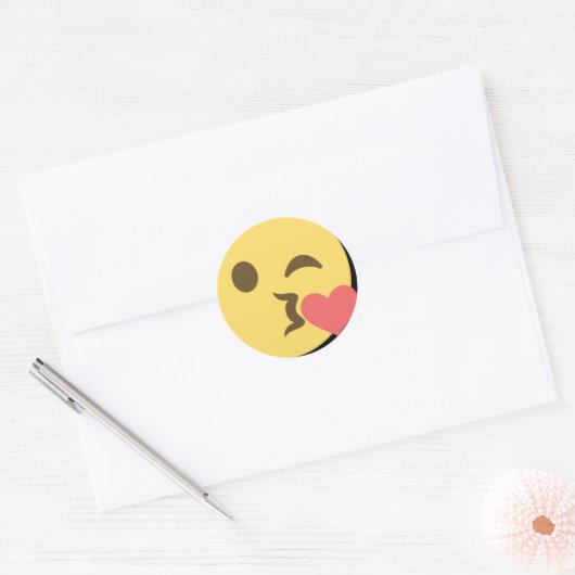 Kissing Emoji Ronde Sticker (Envelop)