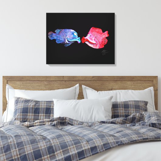 "Kissing Fish" Kunst van Mike Quinn Canvas Afdruk (Insitu (Slaapkamer))
