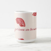 Kissing Lips Rood op beige kleur Valentijnsdag Koffiemok (Center)