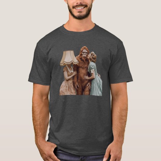 Kissing Sasquatch T-shirt (Voorkant)
