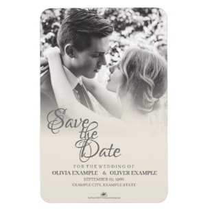 Kissing wedding couple in monochrome magneet