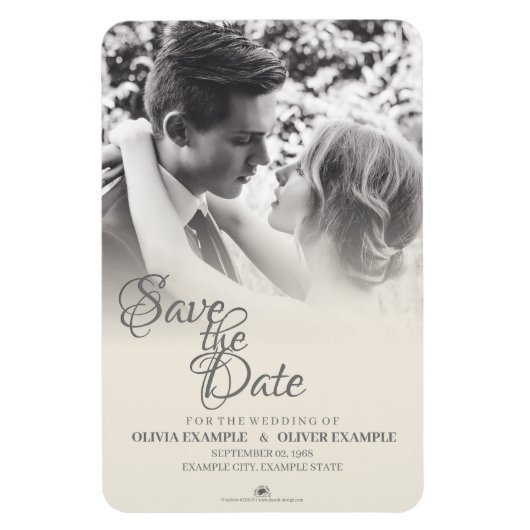 Kissing wedding couple in monochrome magneet (Verticaal)