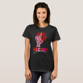 Kissy Lips Skeleton Hand ABCDEF-You Funny Valentin T-shirt (Voorkant volledig)
