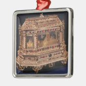 Kist voor huwelijk, 1753 metalen ornament (Links)