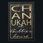 Kitchen Towel Chanukah Gold Theedoek<br><div class="desc">Keukenhanddoek "Chanukah Gold" Alle ontwerpelementen kunnen worden bewerkt. Personaliseer u door "bij Bubbie's huis" te verwijderen en door uw eigen tekst te vervangen. Kies uw favoriete doopvontkleur, grootte, en stijl. De achtergrondkleur kan worden vervangen. Bedankt voor het stoppen en winkelen. Veel waardering! Happy Chanukah/Hanukkah! Stijl: keukenhanddoeken van 16 x 24...</div>
