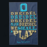 Kitchen Towel "Chanukah/O Dreidel Dreidel.." Theedoek<br><div class="desc">Kitchen Towel "Chanukah/O Dreidel Dreidel Now Dreidel We will Play/Gold, Blue" Personaliseert u door "Happy Chanukah 20XX" te verwijderen en te vervangen door uw eigen woorden. Kies uw favoriete doopvontstijl, kleur, en grootte. Er zijn ook veel kleuropties voor de achtergrond van handdoeken. Bedankt voor het stoppen en winkelen. Veel waardering!...</div>