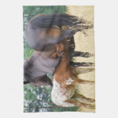 Kitchen Towel Mama Horse voedt haar Baby Theedoek (Verticaal)