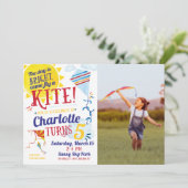 Kite Flying Photo Birthday Invitation Kaart (Staand voorkant)