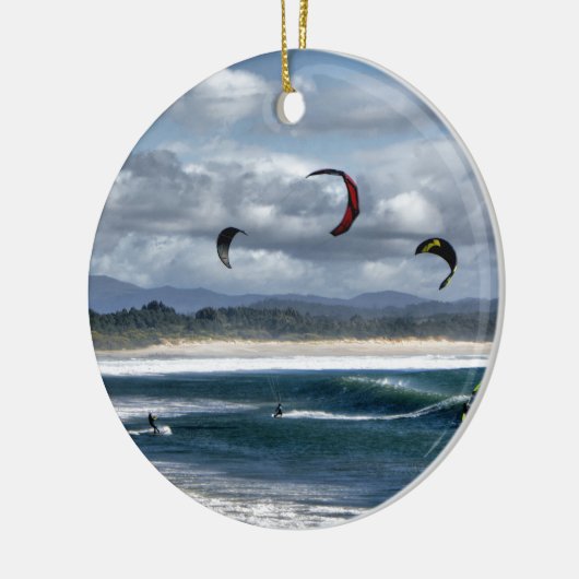 Kitesurfing op het strand keramisch ornament (Links)
