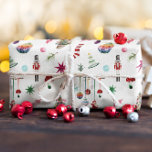 Kitsch Christmas | Retro Ornamenten en boompatroon Cadeaupapier<br><div class="desc">Voeg een speelse retro draai toe aan uw kerstcadeaus met dit Kitsch Christmas-inpakpapier. Met waterverf notenkrakers, discobal ornamenten, champignons, kousen en gepotte kerstbomen, dit eigenzinnige ontwerp poppen met vrolijke kleuren en geïnspireerde charme. Perfect voor het inpakken van cadeaus in stijl, het is een leuke manier om het seizoen te vieren...</div>