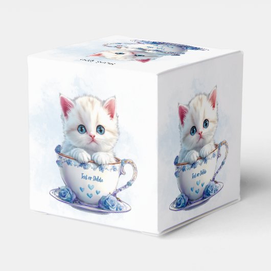 Kitten in Beker Blauwe Bloemen Favoriete Doos Bedankdoosjes (Achterkant)