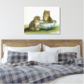 Kitten in een Blue China Bowl Canvas Afdruk (Insitu (Slaapkamer))