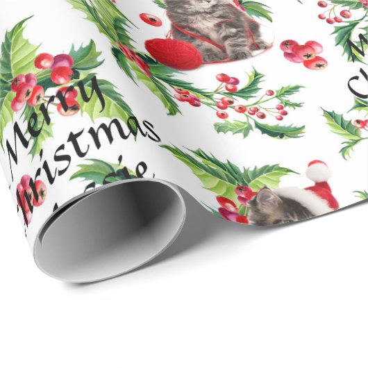 Kitten in Santa Hat Persoonlijke kerstnaam Cadeaupapier (Rol Hoek)