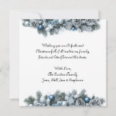 Kitten in slaap op feestelijke veranda Kerstmis Feestdagenkaart (Achterkant)