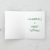 Kitten is het uitpakken van een vrolijke catamune feestdagen kaart (Binnen)