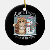 Kitten Kat en Sneeuwman Vrienden Deel Koffie Winte Keramisch Ornament (Voorkant)