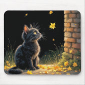 Kitten kijken naar een vallende herfstblad muismat (Voorkant)