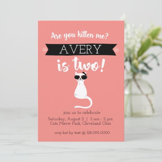 Kitten Me Uitnodiging Tweede Verjaardag (Staand voorkant)