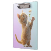 Kitten met bloem klembord (Links)