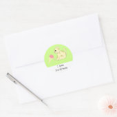 Kitten met ijshoorntje ronde sticker (Envelop)