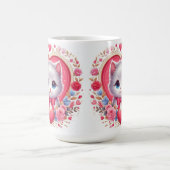 Kitten met rode strik met romantische bloemenharte koffiemok (Center)