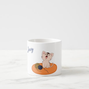 Kitten met wollen bal espresso kop
