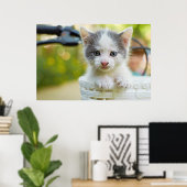 Kitten Rides A Bike Poster (Thuiskantoor)
