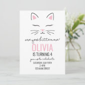 Kitten Roze Hartjes Verjaardag Kaart (Staand voorkant)