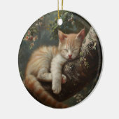 Kitten slapen in een boom  keramisch ornament (Links)