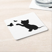 KITTEN SPELEN MET BUTTERFLIES KARTONNEN ONDERZETTERS (Schuin)