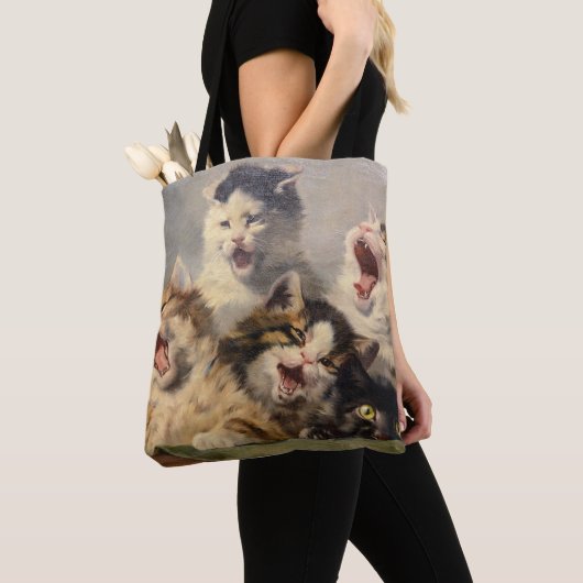 Kitten Symfonie door Julius Adam II Tote Bag (Dichtbij)