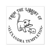 Kitten Toying met Muis Ronde Bibliotheek Boeknaam Zelfinktende Stempel (Design)