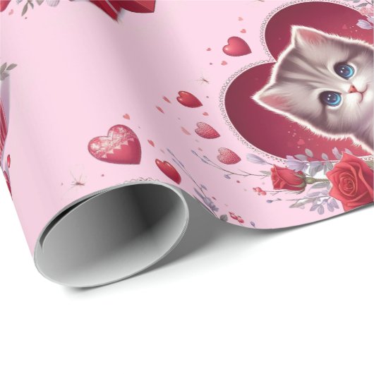 Kitten zitten in een doos met bloemen en geschenke cadeaupapier (Rol Hoek)