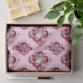 Kitten zitten in een doos met bloemen en geschenke tissuepapier (Geschenk)