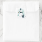 Kittens die een kerstsneeuwkat maken vierkante sticker (Tas)