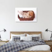 Kittens in mandje canvas afdruk (Insitu (Slaapkamer))