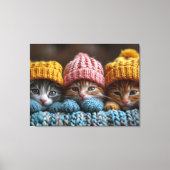 Kittens in wollige petten canvas afdruk (Voorkant)