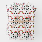 Kittens met prettige kerstkat, oppakpapier inpakpapier vel (In situ)