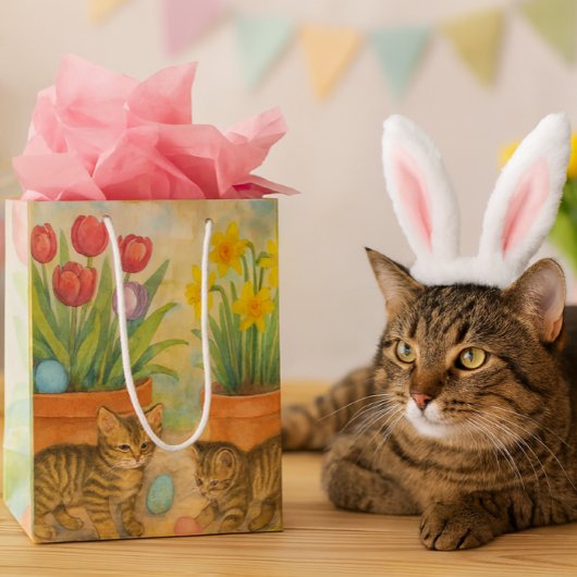 Kittens spelen met Pasen eieren  Medium Cadeauzakje
