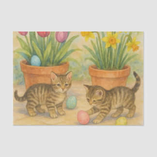Kittens spelen met Pasen eieren Tissuepapier