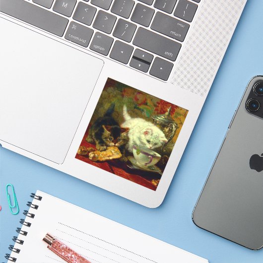 Kittens Tea Party Sticker (Laptop met iPhone)